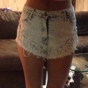 High waisted cheeky shorts with lacey trim 💫